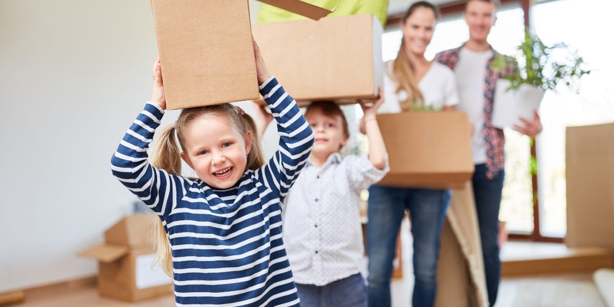 Niños en la mudanza